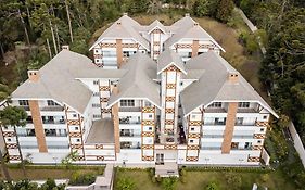 Quatro Estacoes Hospeda -Condessa 115- Requinte e Aconchego a 800 metros do Banden Banden em Campos do Jordao-
